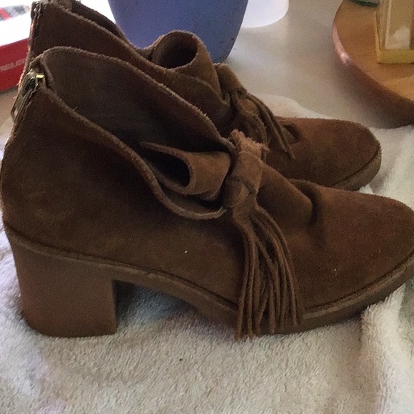 Ugg suede heal, tassels, zips Excellent - Picture 7 of 12
